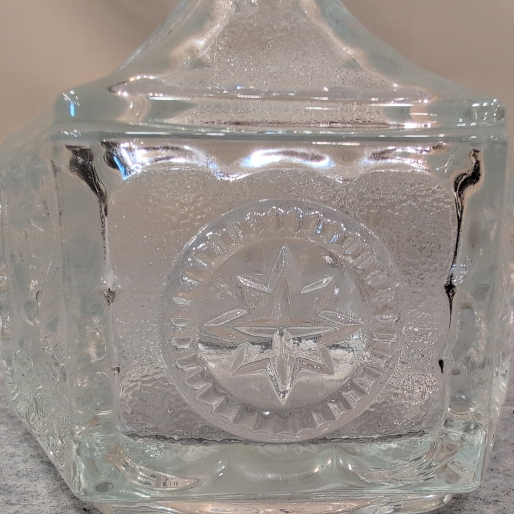 Vintage Clear Pressed Glass Hexagonal Trinket Box American Eagle Star Motif Lid - Picture 3 of 7